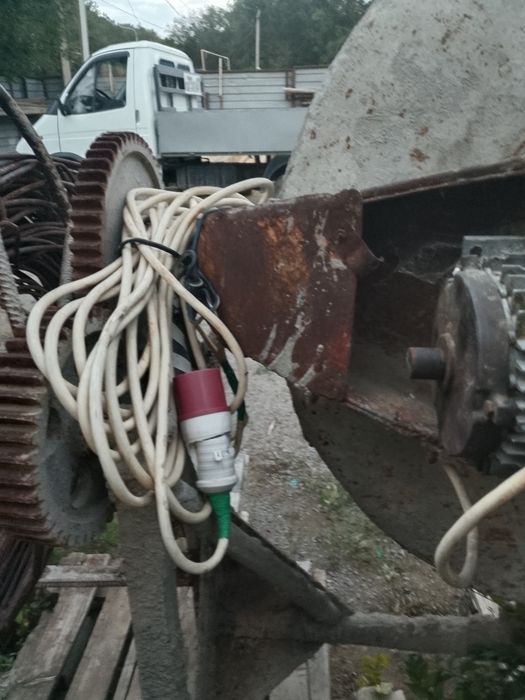 Продам Бетономешалку.