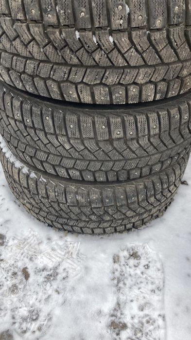 215.60.р16. Шипи сатылады тайота 40.