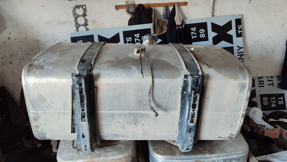 SHACMAN  F 3000 Сарялка Баки