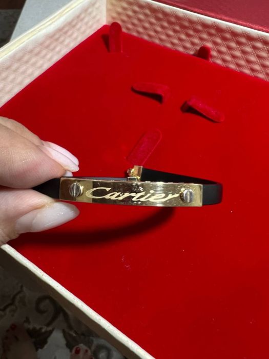 Срочно продам новый золотой браслет из 585 пробы.