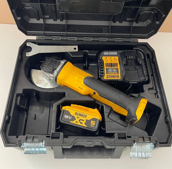 Dewalt DCG412 polizor unghiular cu acumulator 5Ah fabricație 2025