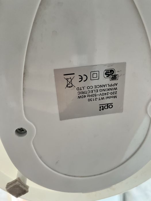 Ventilator cu 4 trepte de viteză – perfect pentru zilele călduroase!