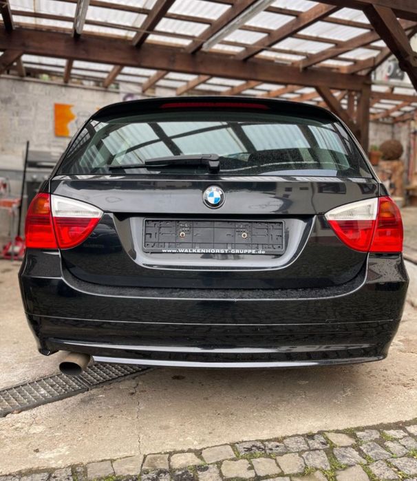 Dezmembrez bmw e91 320d 143 cp
