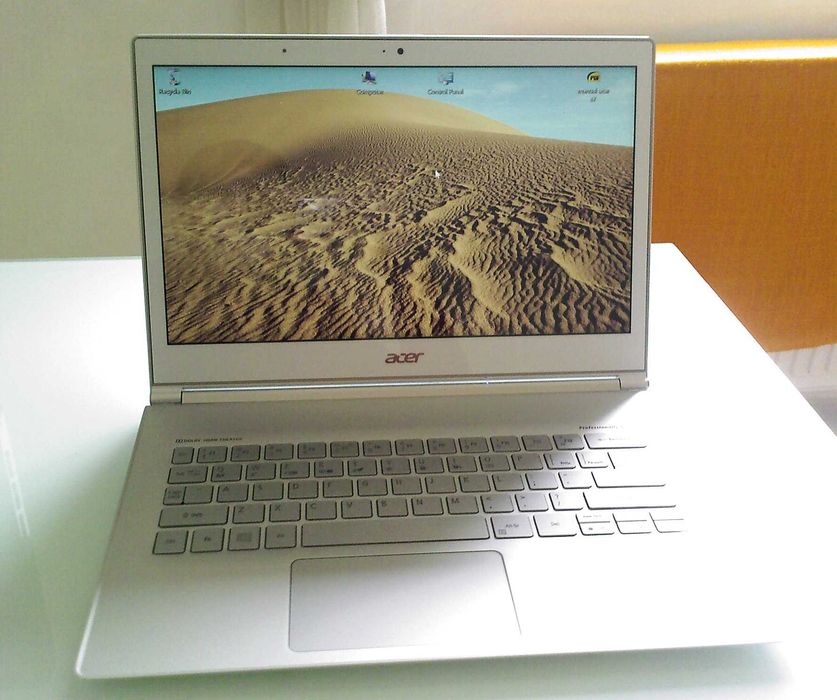 laptop premium Acer s7 391 an stare f buna