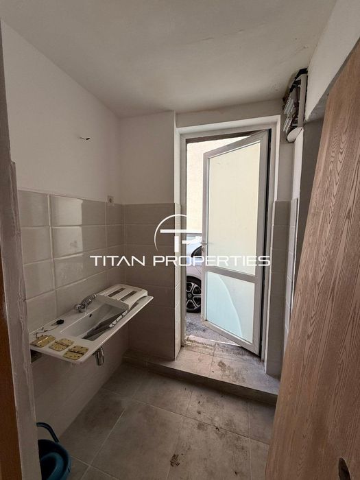 Магазин на две нива, под наем, ж.к Възраждане