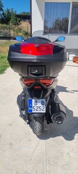 Скутер Yamaha X-MAX