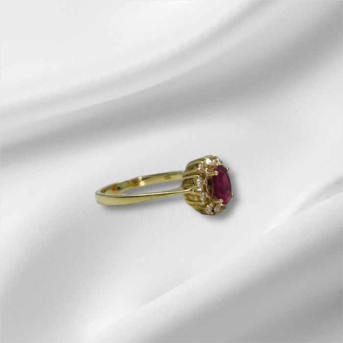 Ръчно изработен златен пръстен с рубин и диаманти – 14K