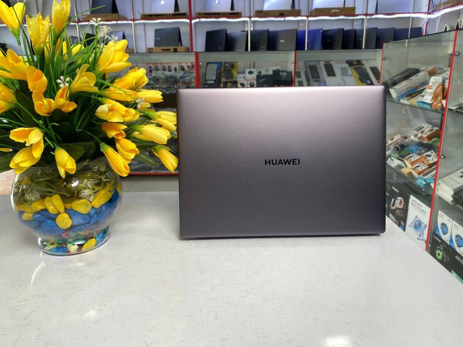 Huawei core i7.. 16/1TB ekran sensor metal korpus