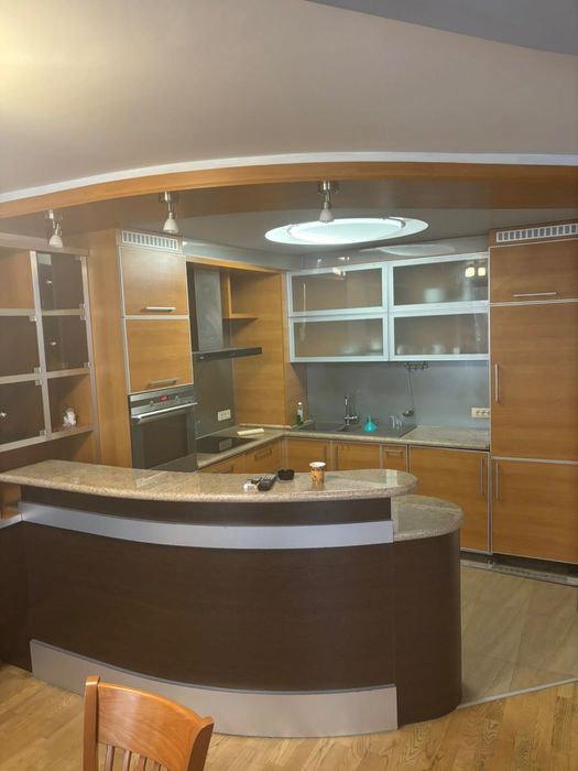 Нова цена 4500 лв. !!! Кухня с включени ел. уреди + тв секция