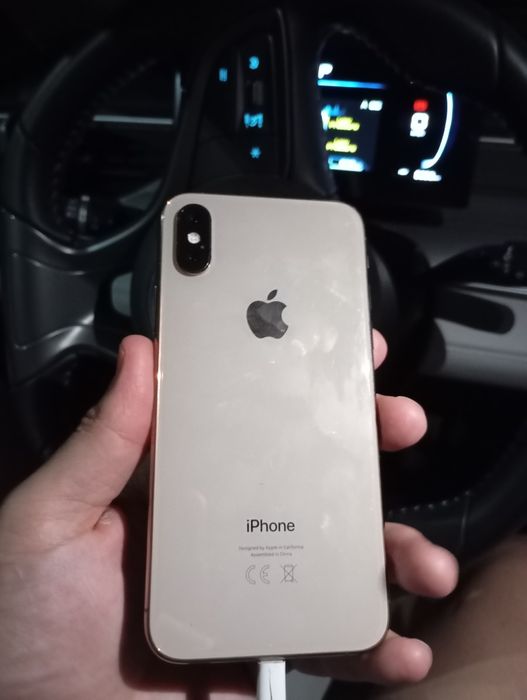 Айфон XS в хорошем состоянии