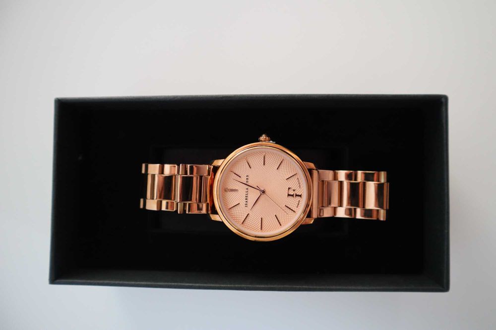 Дамски часовник Isabella Ford,
Иноксов часовник с диамант