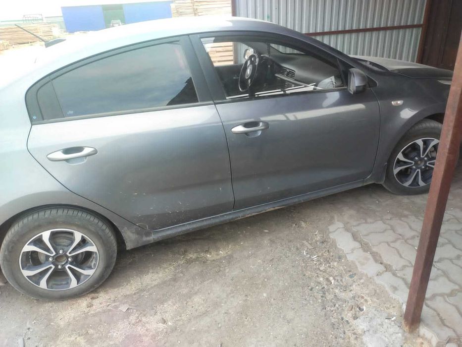 Продам машину kia Rio