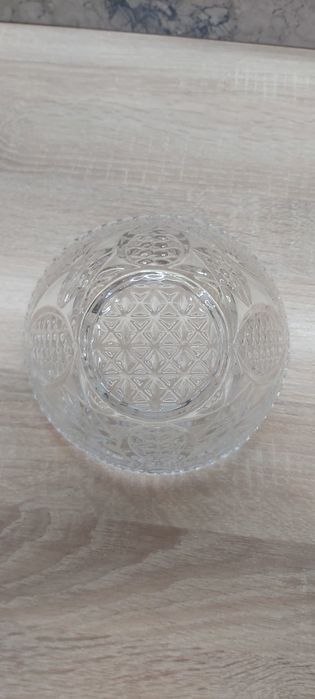 Продам вазу, салатники