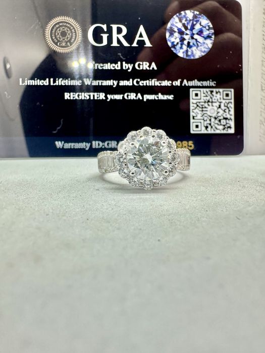 Сребърен пръстен с мойсанит (Диамант) 2 карата