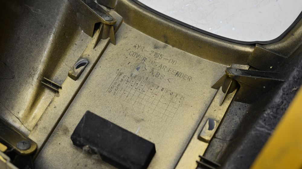 Carena Codita Spate Yamaha FZS600 1998 - 2004