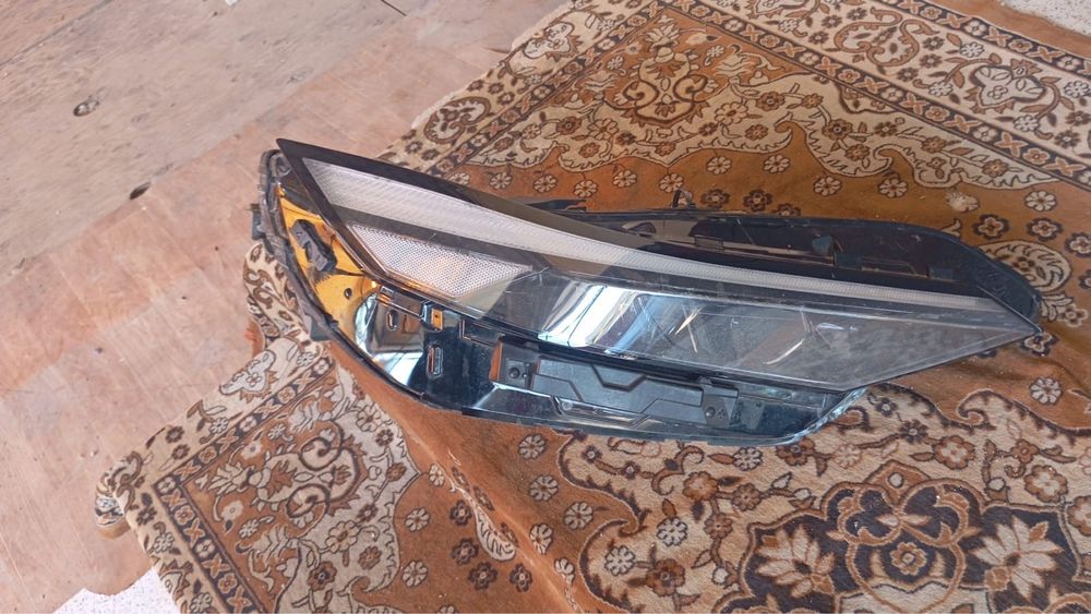 Продам б/у правую фара hyundai elantra