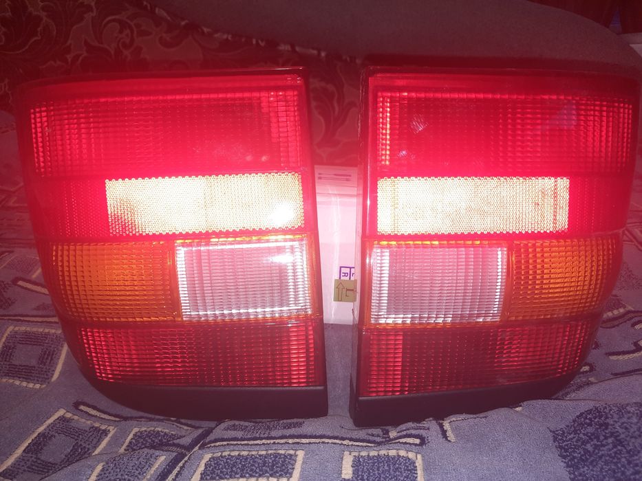 Продам задние фонари