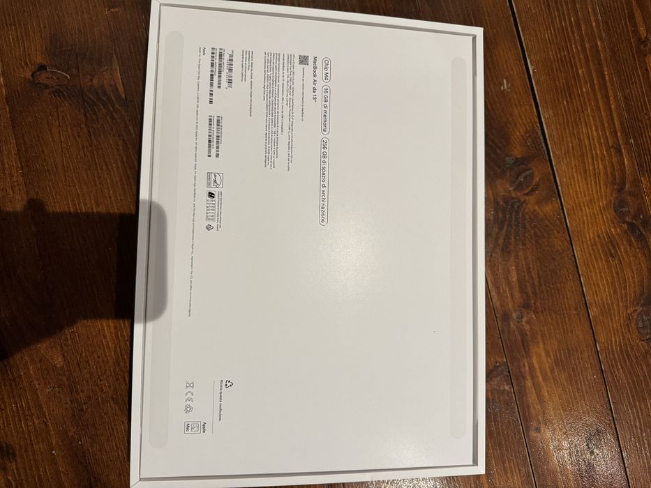 НОВ Macbook air m4