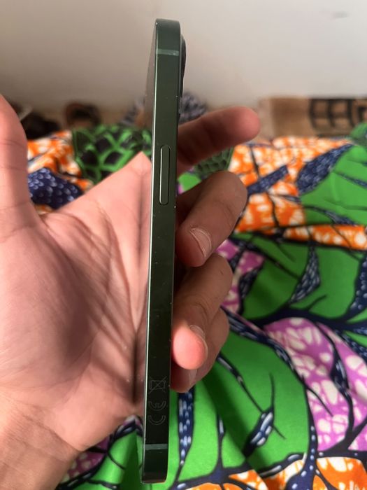 Vand schimb iphone 13 verde