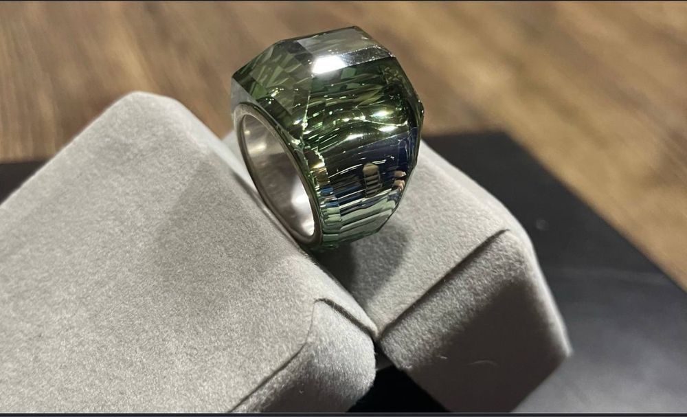 Золотое кольцо BVLGARI 750 пробы&Svarovsci