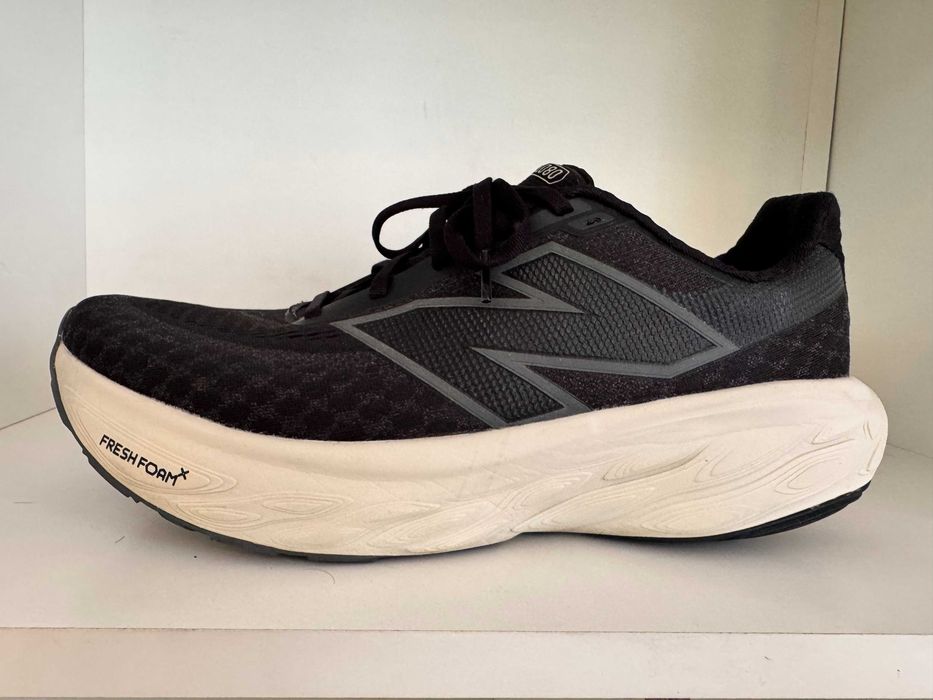 New Balance Fresh Foam X 1080v14 – Black/Magnet/Linen – Mărimea 45 WIDE – Confort maxim, ocazie unică – 350 lei