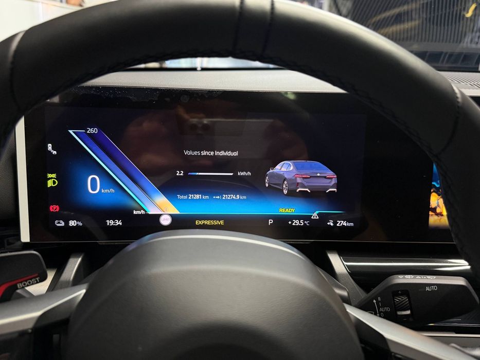 BMW i5 
MSport eDrive 35L