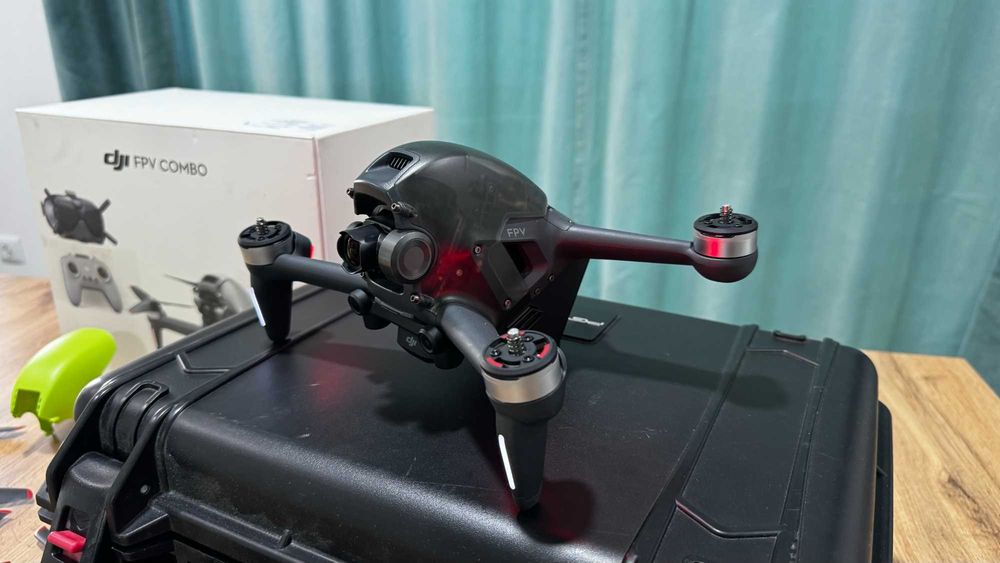 Продавам DJI FPV Combo + Куфар PGYTECH – Неразличим от нов (5 ч. полет)!
