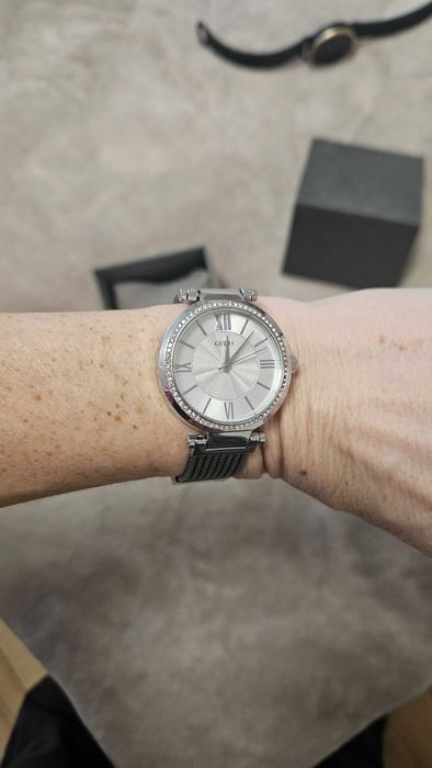 Ceas Guess argintiu