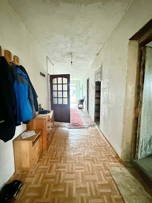 Продава къща в с. Лесново