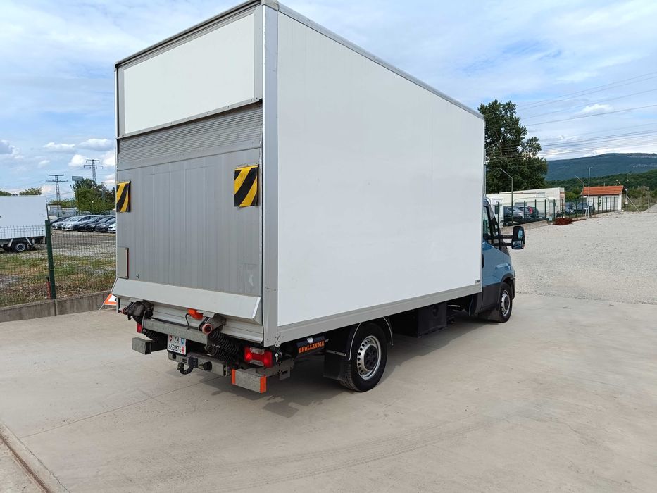 Фургон с падащ борд