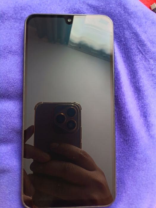 Vând Samsung Galaxy A17 5G, capacitate 256 GB, liber de rețea
Telefonul este în stare impecabilă, perfect funcționa