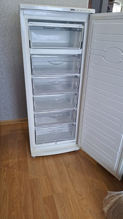 Морозильник б/у в хорошем состоянии