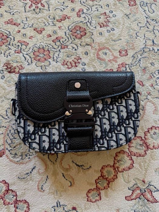 барсетки на застежке dior