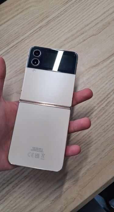 Samsung galaxy z-flip 

Vând Sam