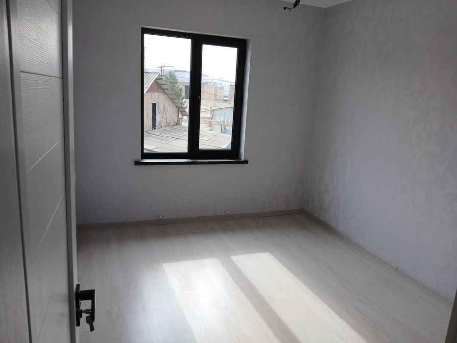 2-x этажный дом 150 м², 5 комнат и двор, напротив Массива Куйлюк-1