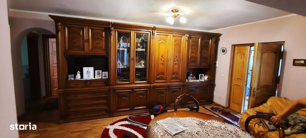 Casa cu etaj in Catamarasti Deal