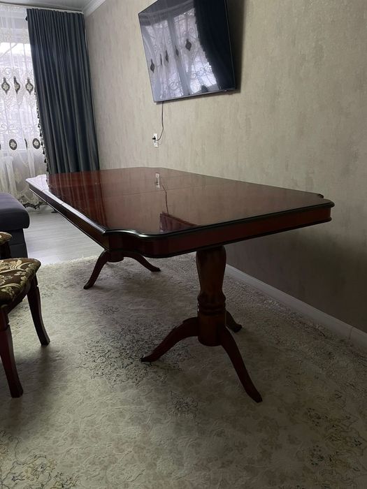 Продам стол чистое дерева и стулья