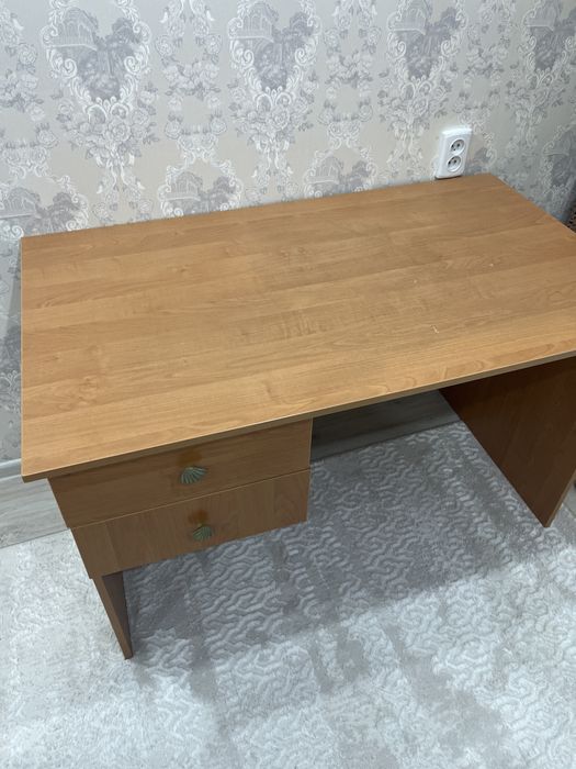 Продам Офисный стол