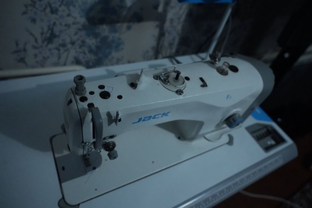 Jack F3 sanoat tikuv mashinasi sotiladi