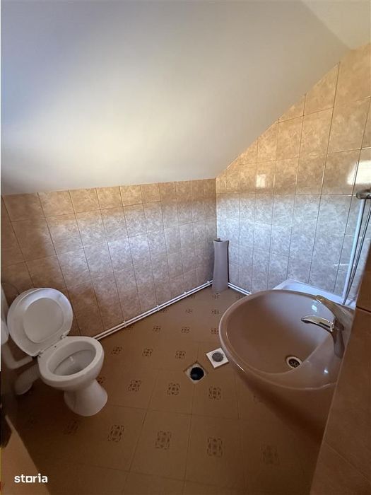 Casa la munte cu teren 2 hectare