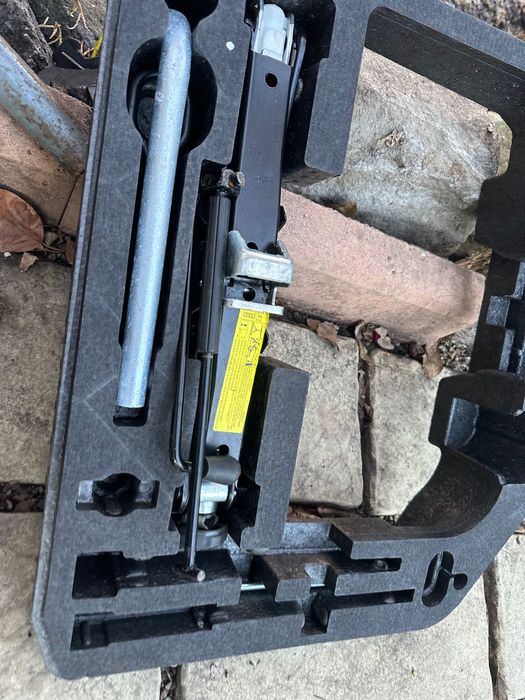 Set cric Audi A4 B8 / B8,5 , Audi A5