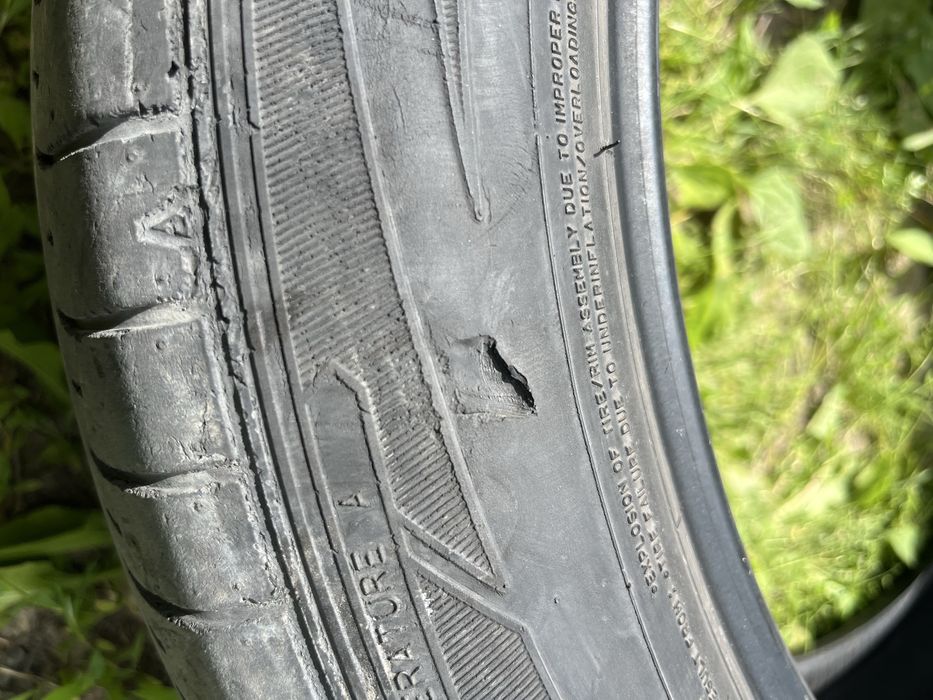 Комплект шин DUNLOP 235/55R20