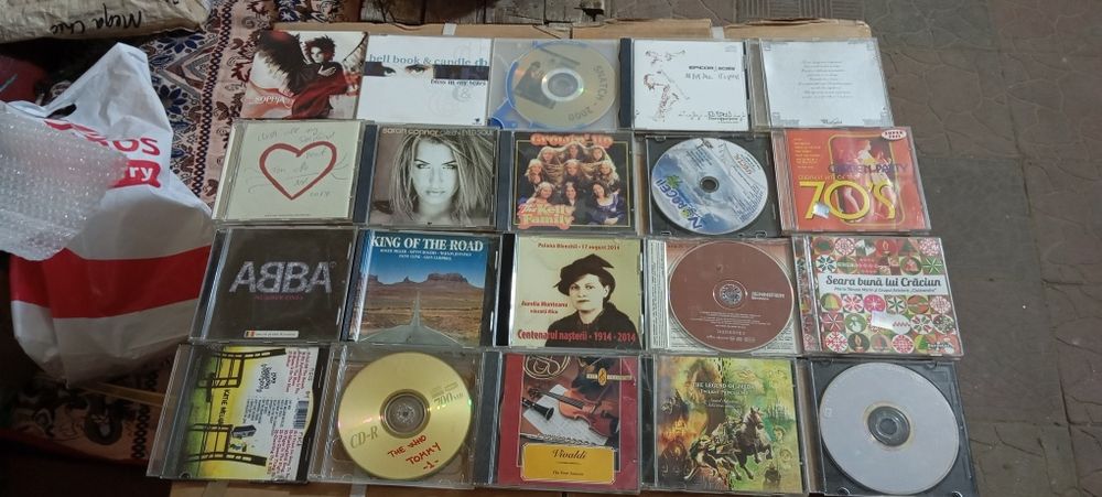 Lot 20 Cd uri impecabile  muzica diversa