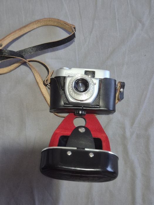 Vând aparat de fotografiat