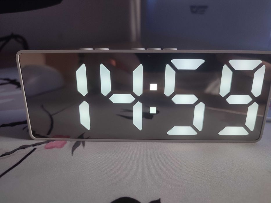 Часы настольные декор