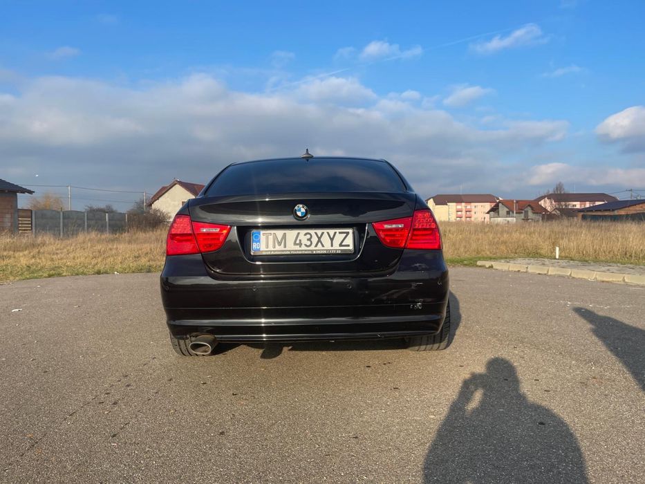 Vand BMW Seria 3 E90 – Automat, Piele, Navi, Bi-Xenon