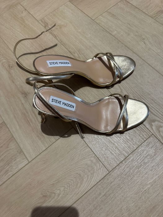 Vand sandale Steve Madden, marimea 39
