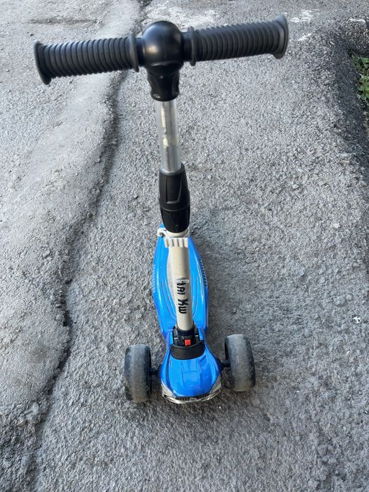Детский самокат.