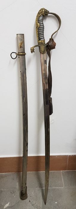 Българска офицерска сабя ДКВ ("до края на войната"). От 1940те години.