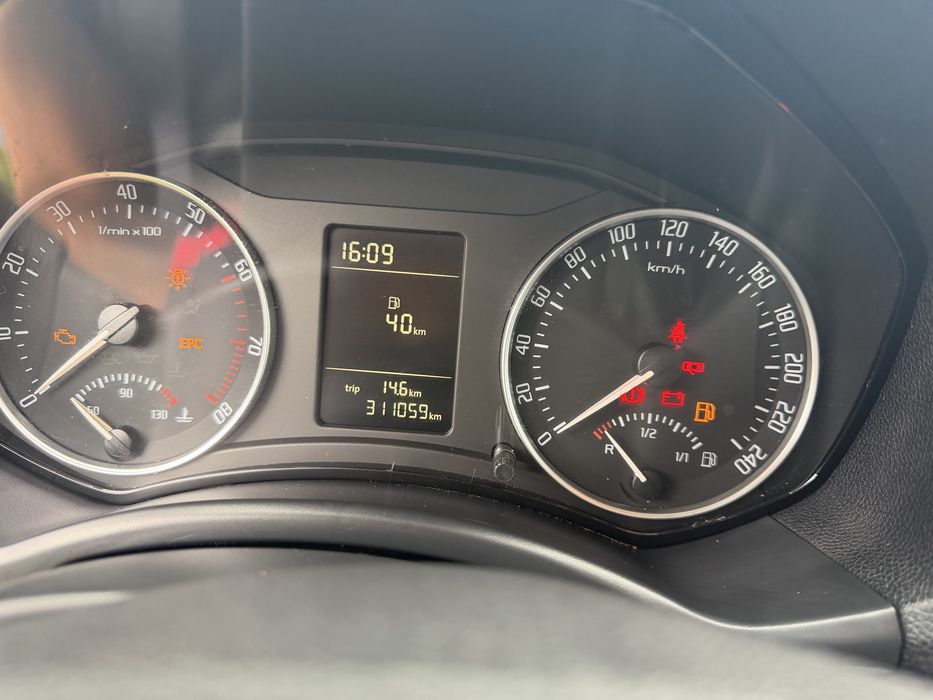 SKODA Octavia 2010 — imagine 3